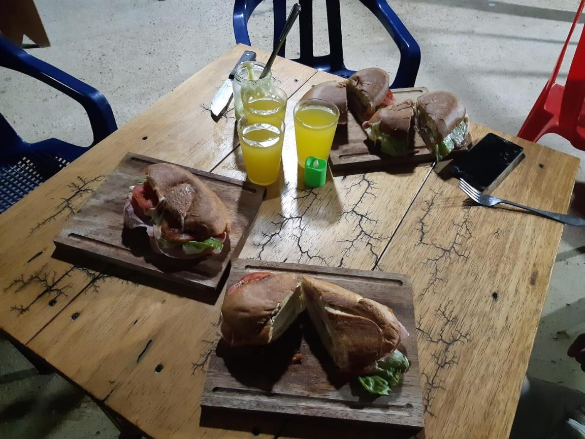 Hostal Cano Nevera La Macarena Esterno foto